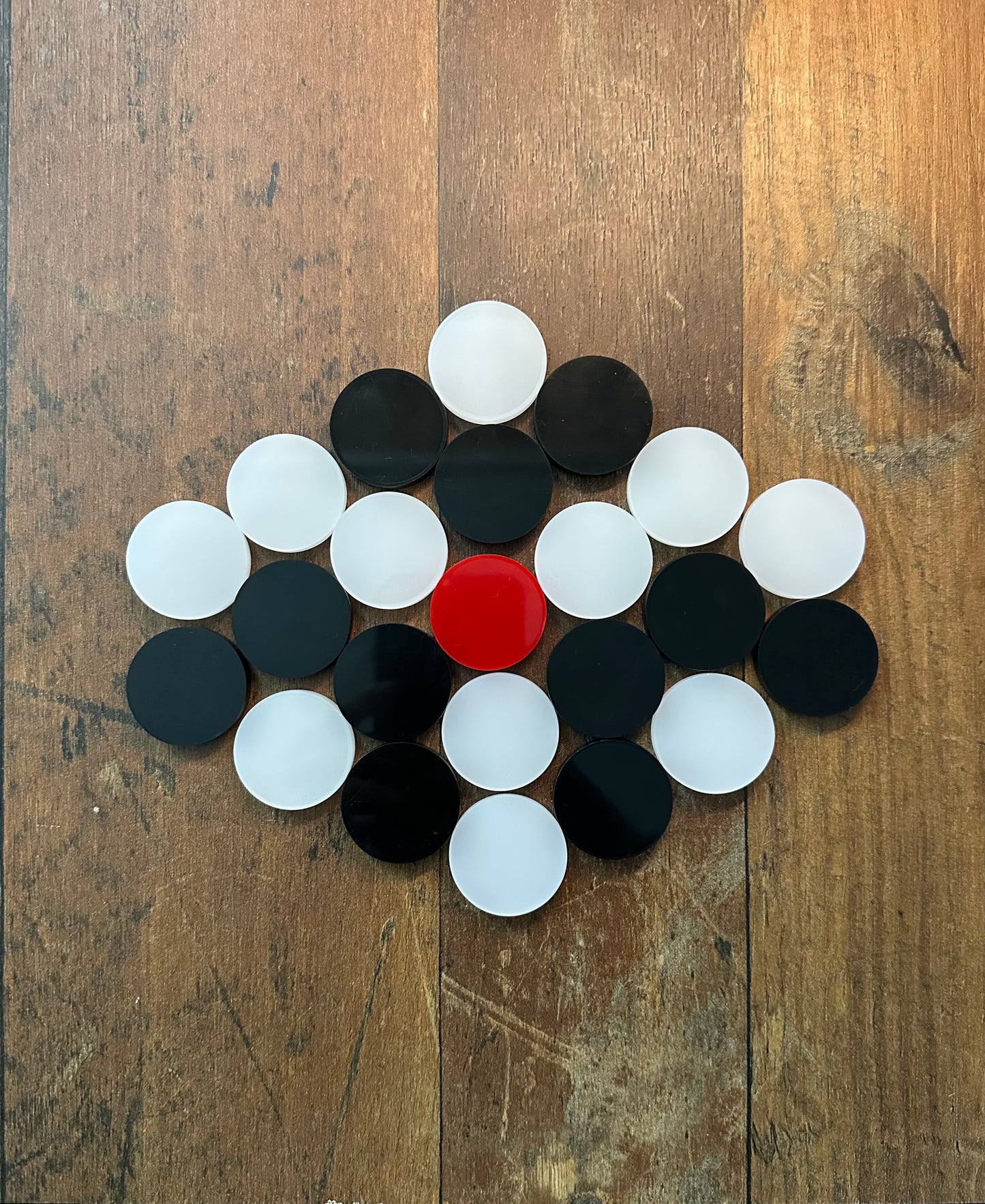 ExtraSmooth™ Holz-Carrom-Board mit Ständer – 30-Zoll-Edition (74 × 74 cm)