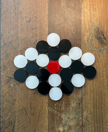 ExtraSmooth™ Holz-Carrom-Board mit Ständer – 30-Zoll-Edition (74 × 74 cm)